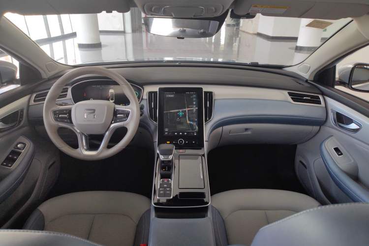 Used Rising ER6 2020 620 km Smart Edition Interior 3
