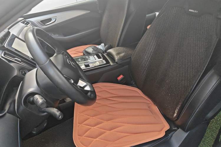 Used Rising ER6 2020 620 km Smart Edition Left Front Seat