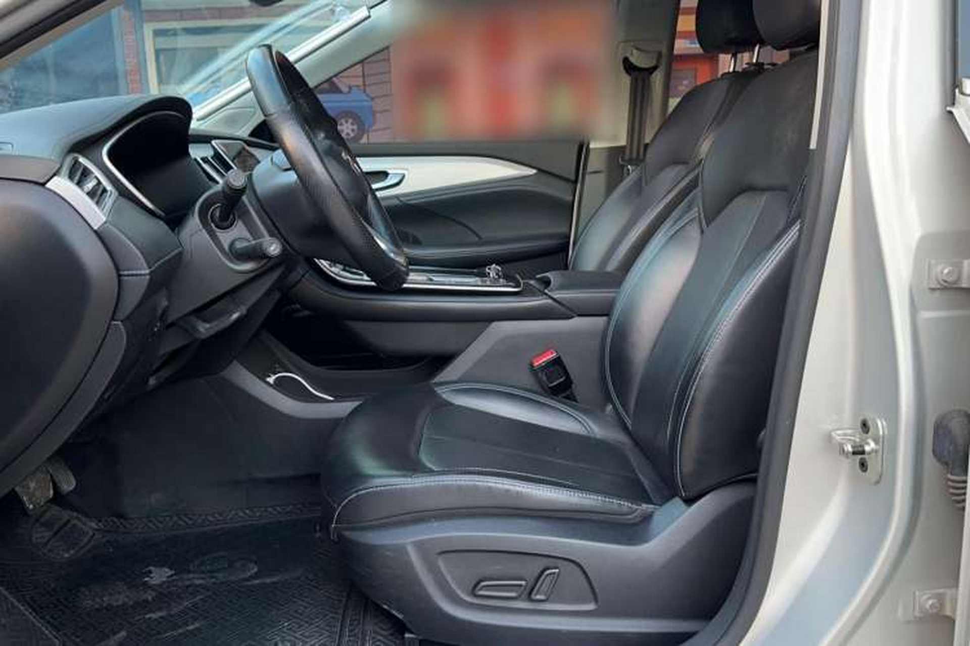 Used Rising ER6 2020 620 km Smart Edition Left Front Seat