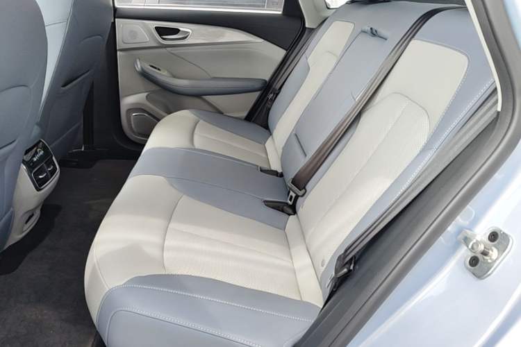 Used Rising ER6 2020 620 km Smart Edition Left Rear Seat