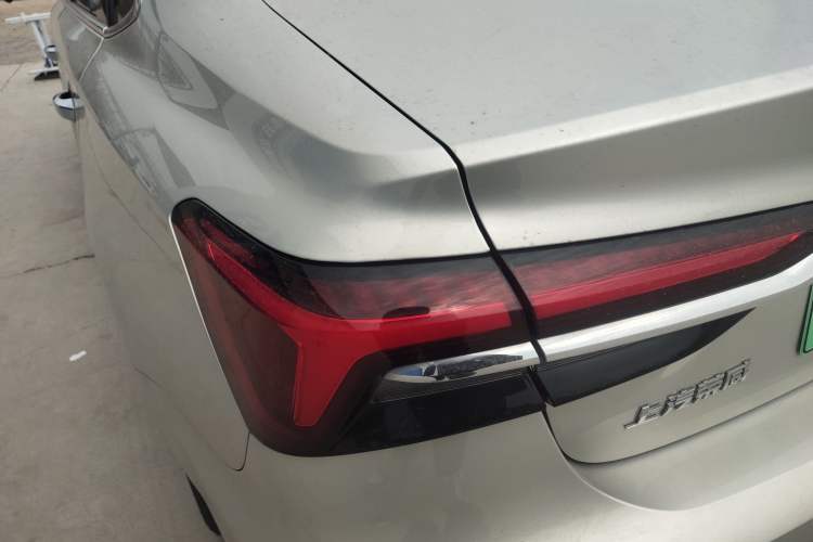Used Rising ER6 2020 620 km Smart Edition Left Rear Taillight