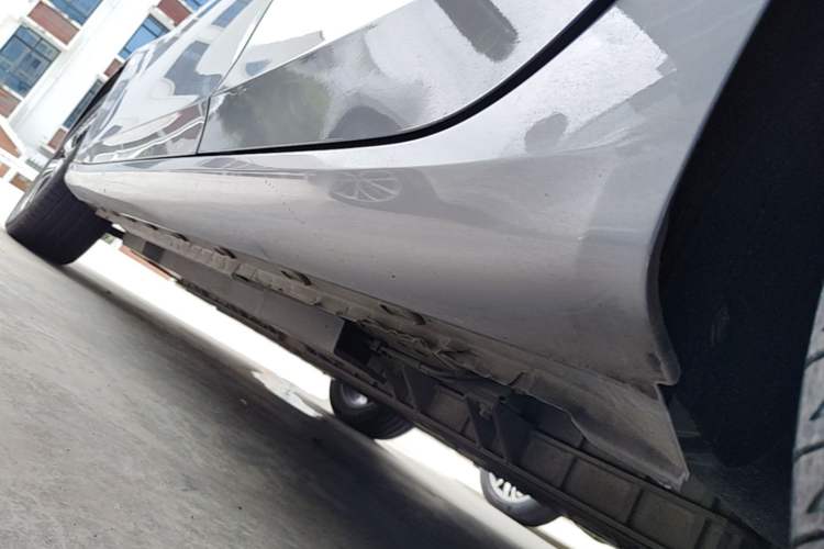 Used Rising ER6 2020 620 km Smart Edition Left Side Sill