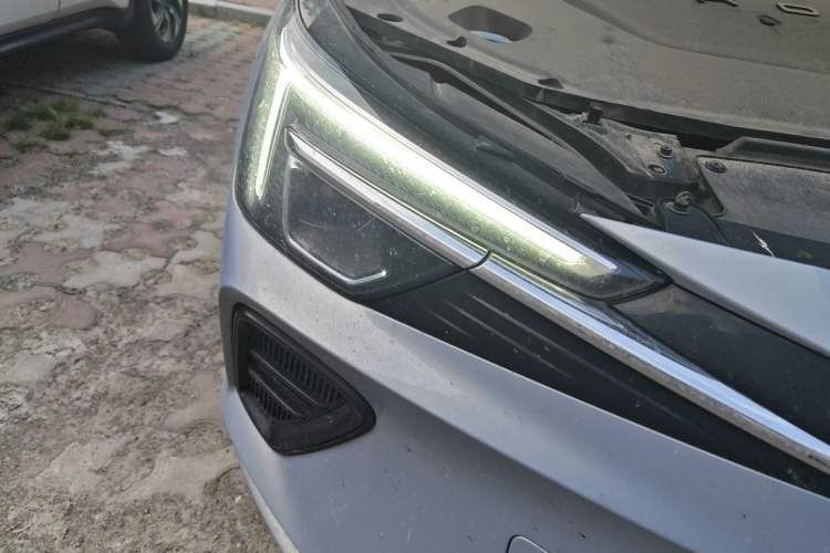 Used Rising ER6 2020 620 km Smart Edition Right Front Headlight