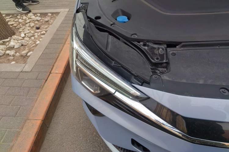 Used Rising ER6 2020 620 km Smart Edition Right Front Headlight