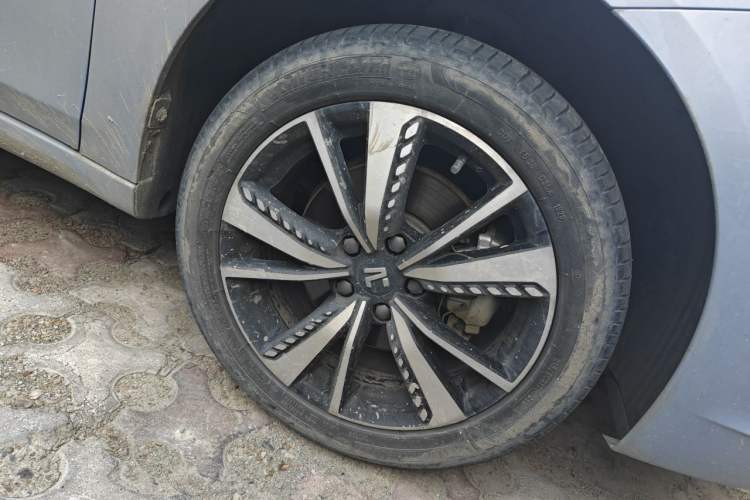 Used Rising ER6 2020 620 km Smart Edition Right Front Wheel Hub