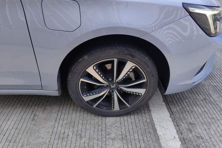 Used Rising ER6 2020 620 km Smart Edition Right Front Wheel Hub