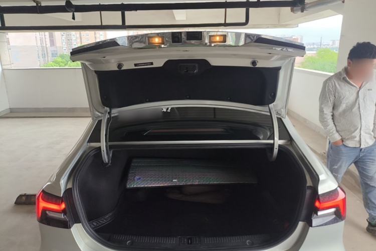 Used Rising ER6 2020 620 km Smart Edition Trunk