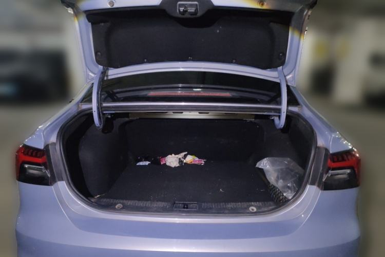 Used Rising ER6 2020 620 km Smart Edition Trunk