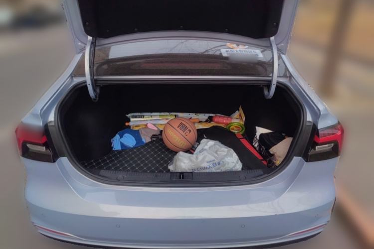 Used Rising ER6 2020 620 km Smart Edition Trunk