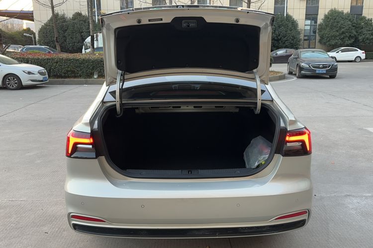 Used Rising ER6 2020 620 km Smart Edition Trunk