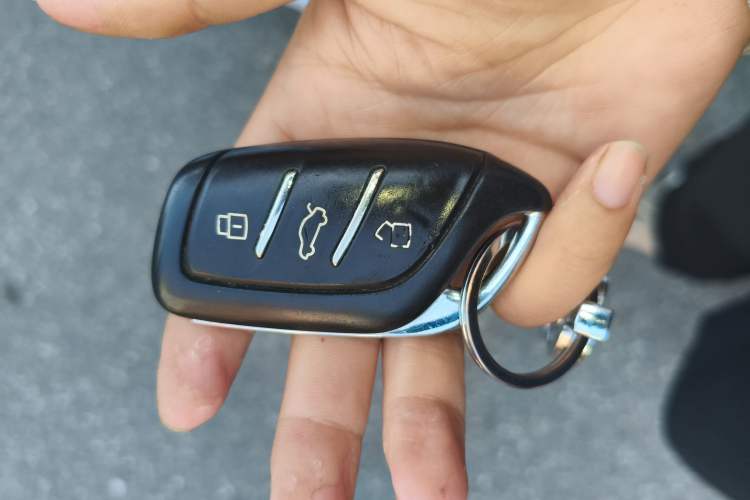 Used Rising ER6 2020 620 km Smart Drive Version Vehicle Key