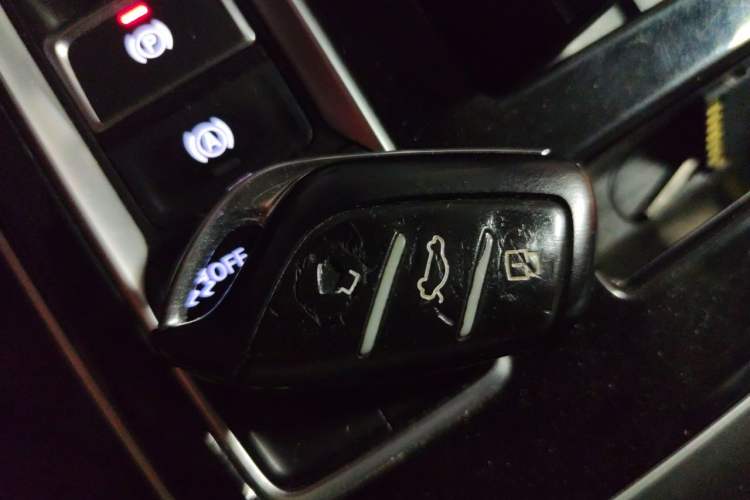 Used Rising ER6 2020 620 km Smart Edition Vehicle Key