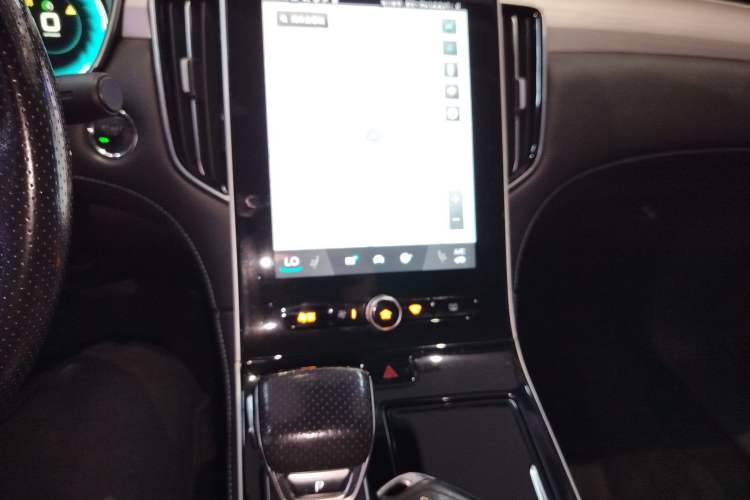 Used Rising ER6 2020 620 km Smart Edition Audio And AC Panel