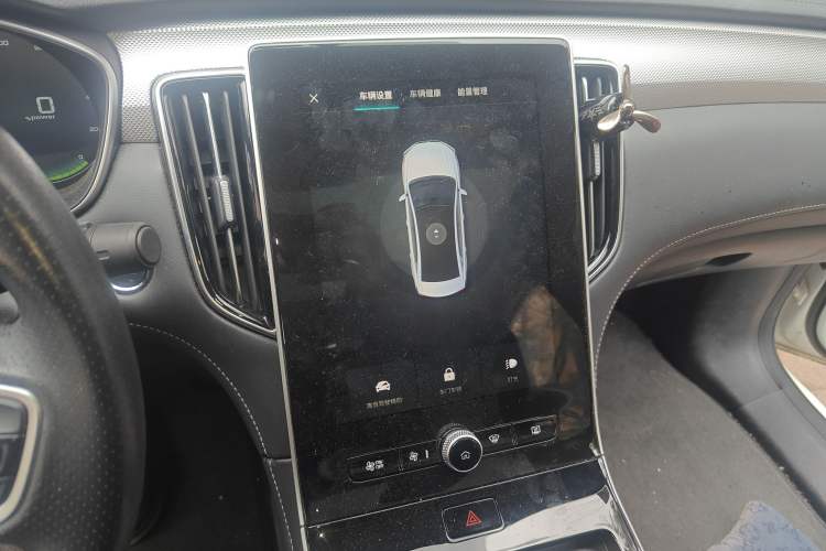 Used Rising ER6 2020 620 km Smart Drive Version Audio And AC Panel