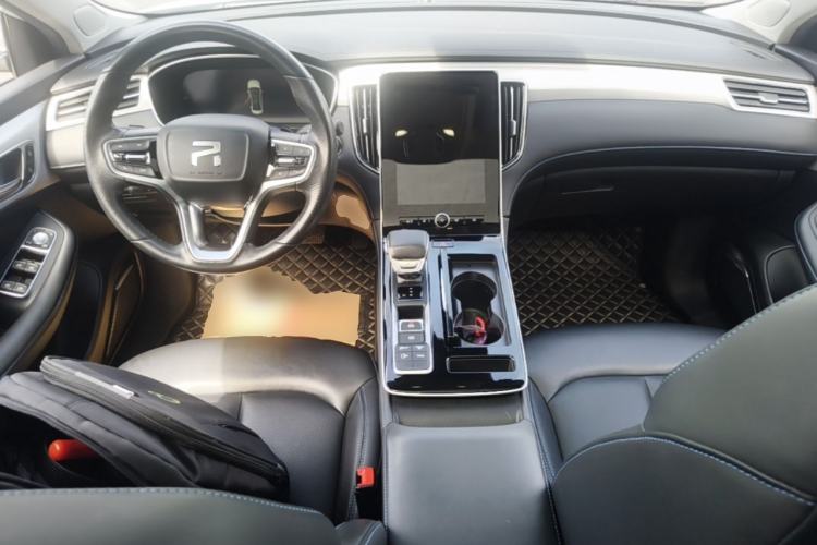 Used Rising ER6 2020 620 km Smart Edition Center Console