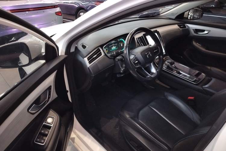 Used Rising ER6 2020 620 km Smart Edition Driver Seat