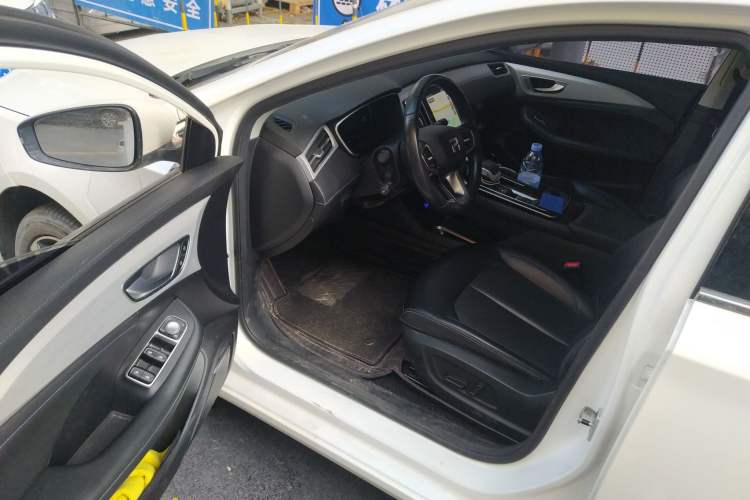 Used Rising ER6 2020 620 km Smart Edition Driver Seat