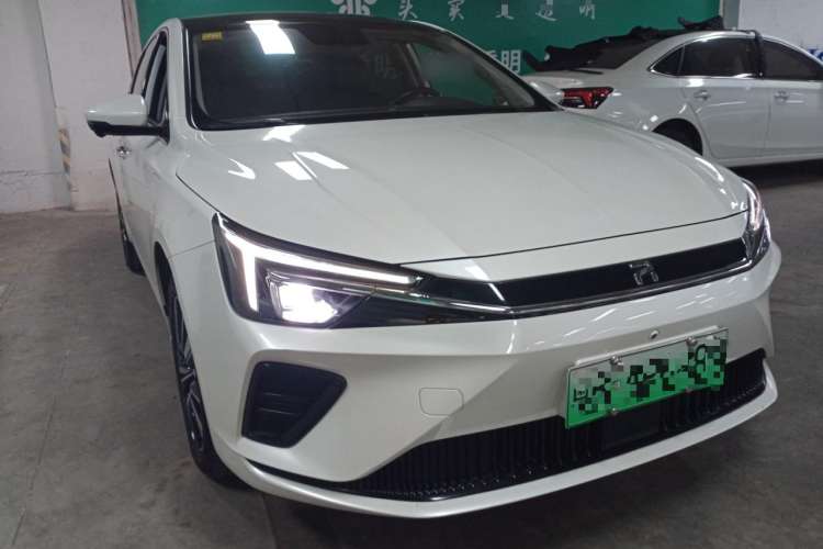 Used Rising ER6 2020 620 km Smart Edition Front Right 45 Deg