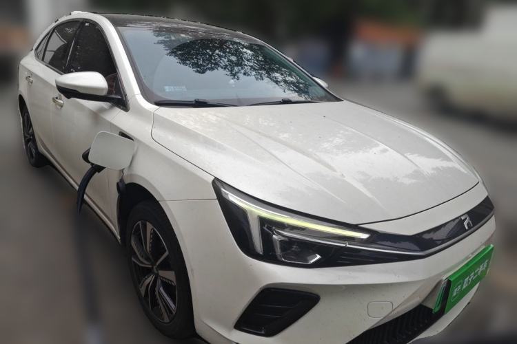 Used Rising ER6 2020 620 km Smart Edition Front Right 45 Deg