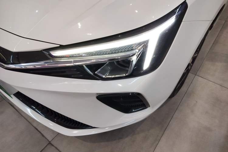 Used Rising ER6 2020 620 km Smart Edition Left Front Headlight