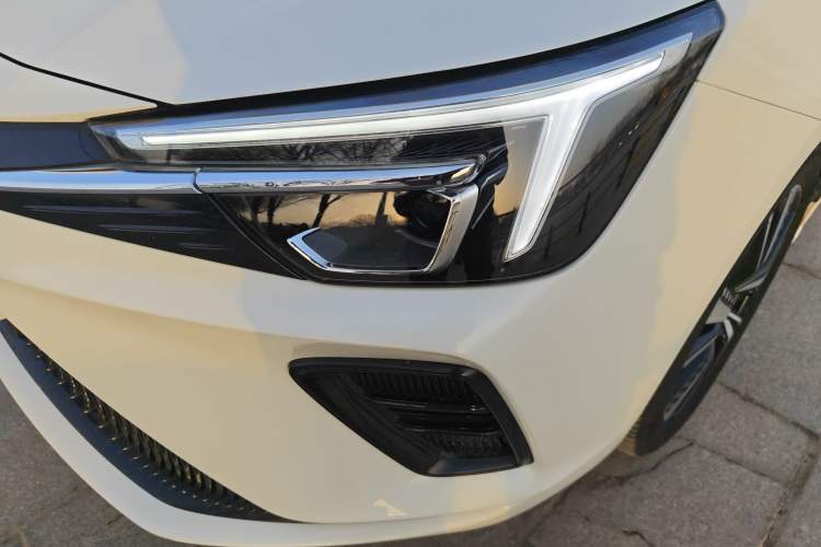 Used Rising ER6 2020 620 km Smart Edition Left Front Headlight