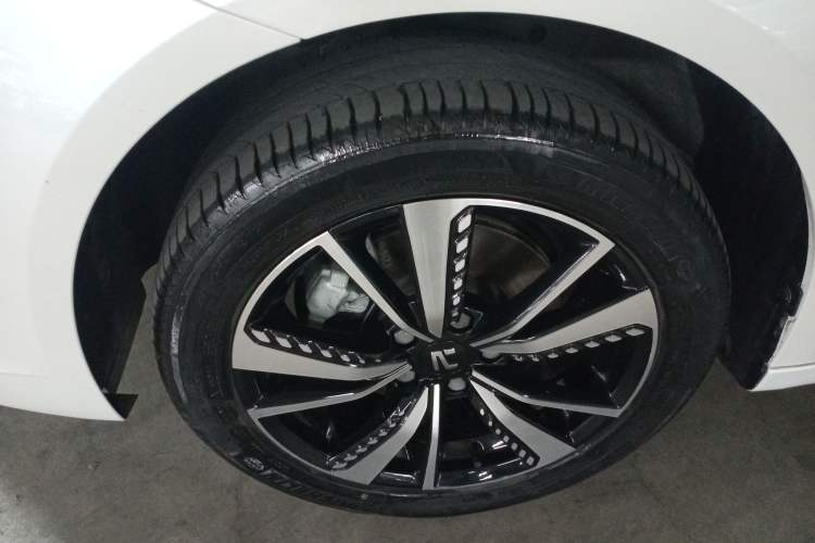Used Rising ER6 2020 620 km Smart Edition Left Front Wheel Hub