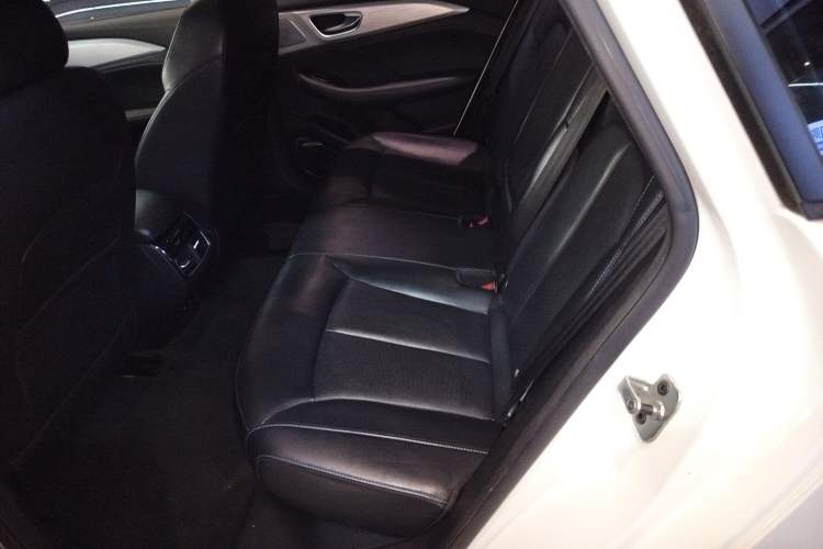 Used Rising ER6 2020 620 km Smart Edition Left Rear Seat