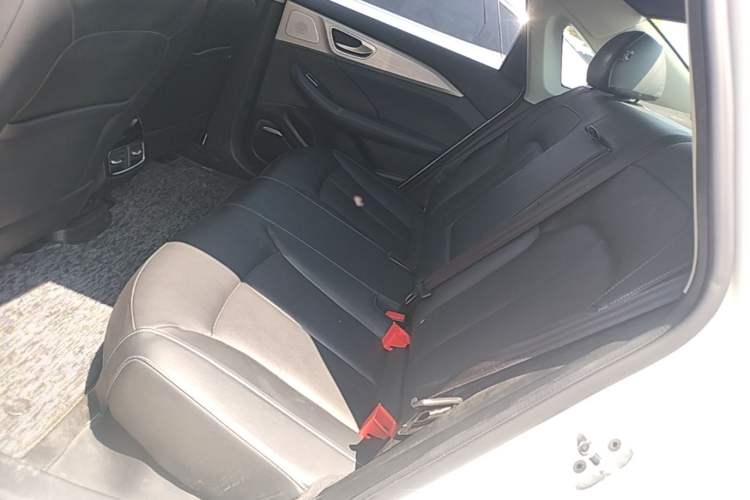 Used Rising ER6 2020 620 km Smart Edition Left Rear Seat