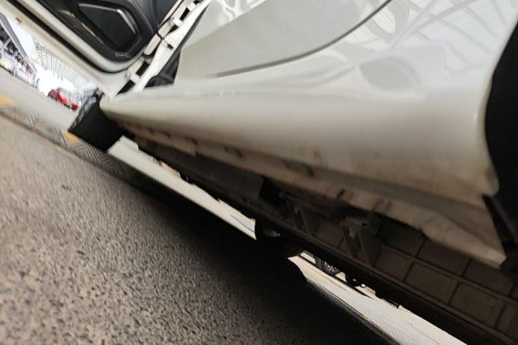 Used Rising ER6 2020 620 km ZhiZun Edition Left Side Sill