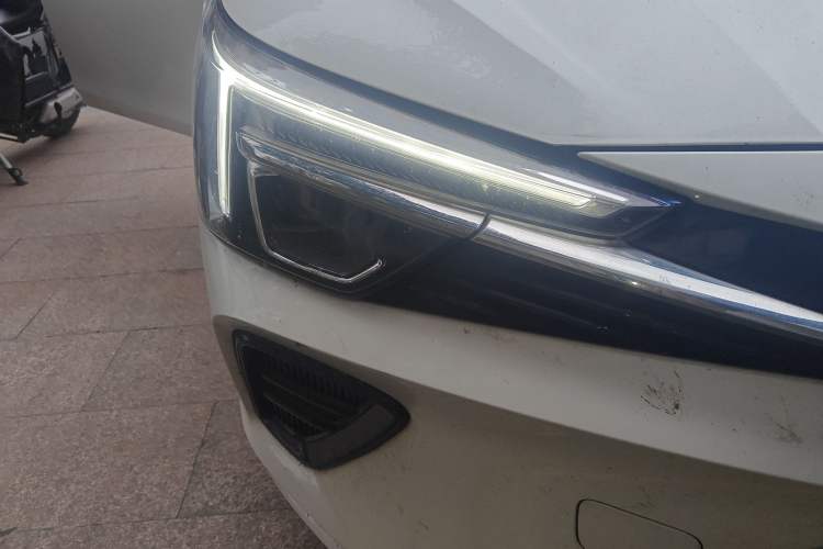 Used Rising ER6 2020 620 km Smart Drive Version Right Front Headlight