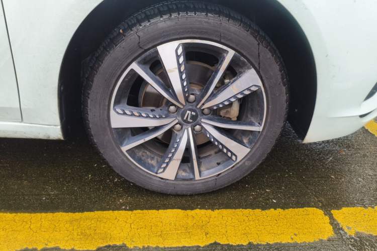 Used Rising ER6 2020 620 km Smart Edition Right Front Wheel Hub