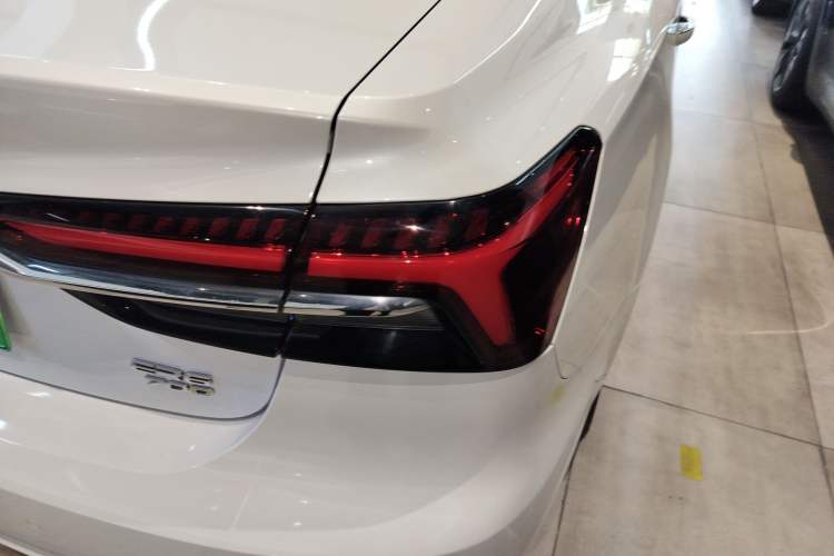 Used Rising ER6 2020 620 km Smart Edition Right Rear Taillight
