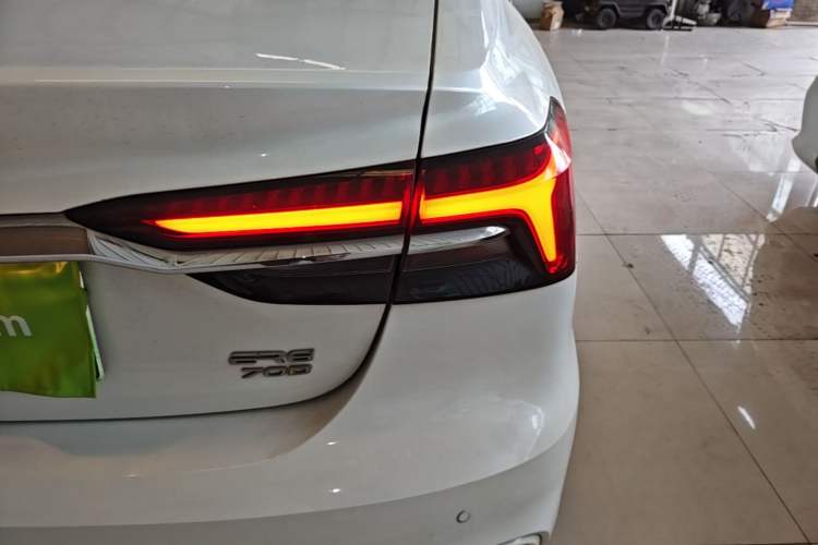 Used Rising ER6 2020 620 km Smart Drive Version Right Rear Taillight