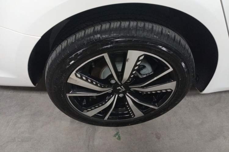 Used Rising ER6 2020 620 km Smart Edition Right Rear Wheel Hub