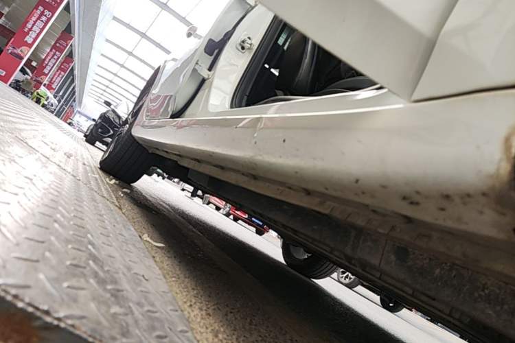 Used Rising ER6 2020 620 km ZhiZun Edition Right Side Sill