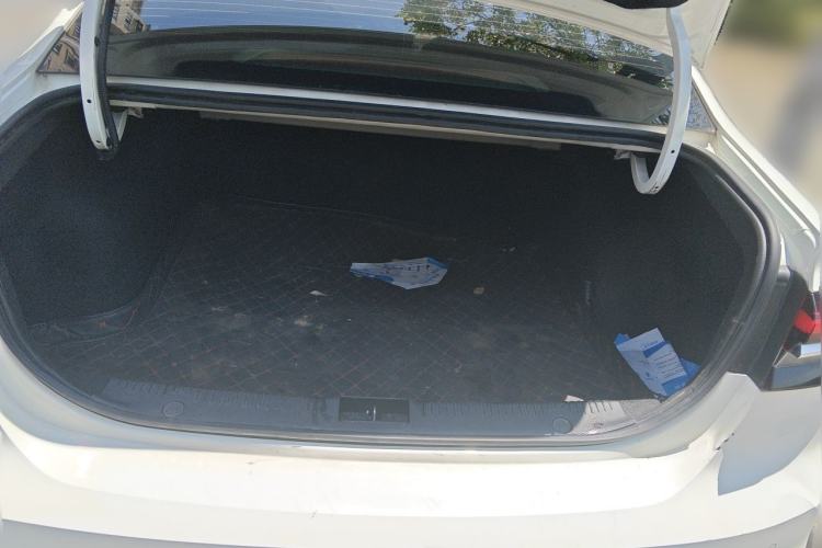 Used Rising ER6 2020 620 km Smart Edition Trunk