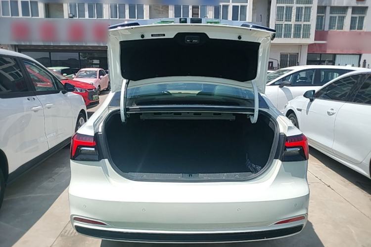 Used Rising ER6 2020 620 km Smart Edition Trunk