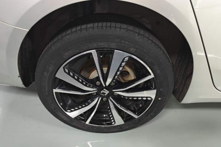 Used Rising ER6 2020 620 km Smart Edition Exterior 5