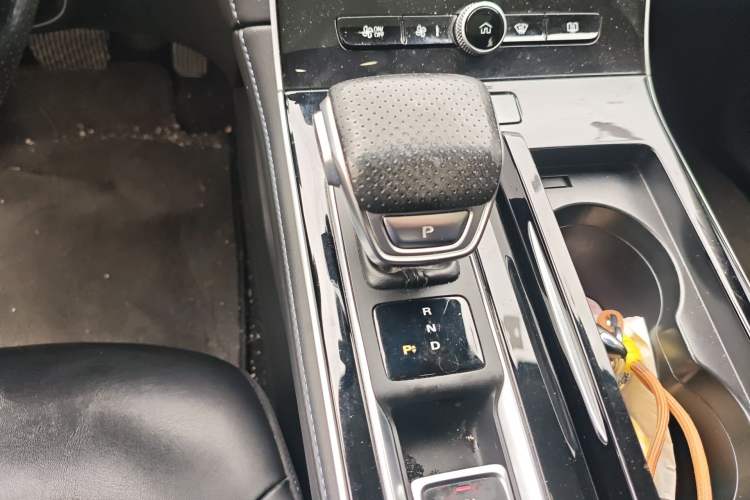 Used Rising ER6 2020 620 km Smart Edition Gear Lever