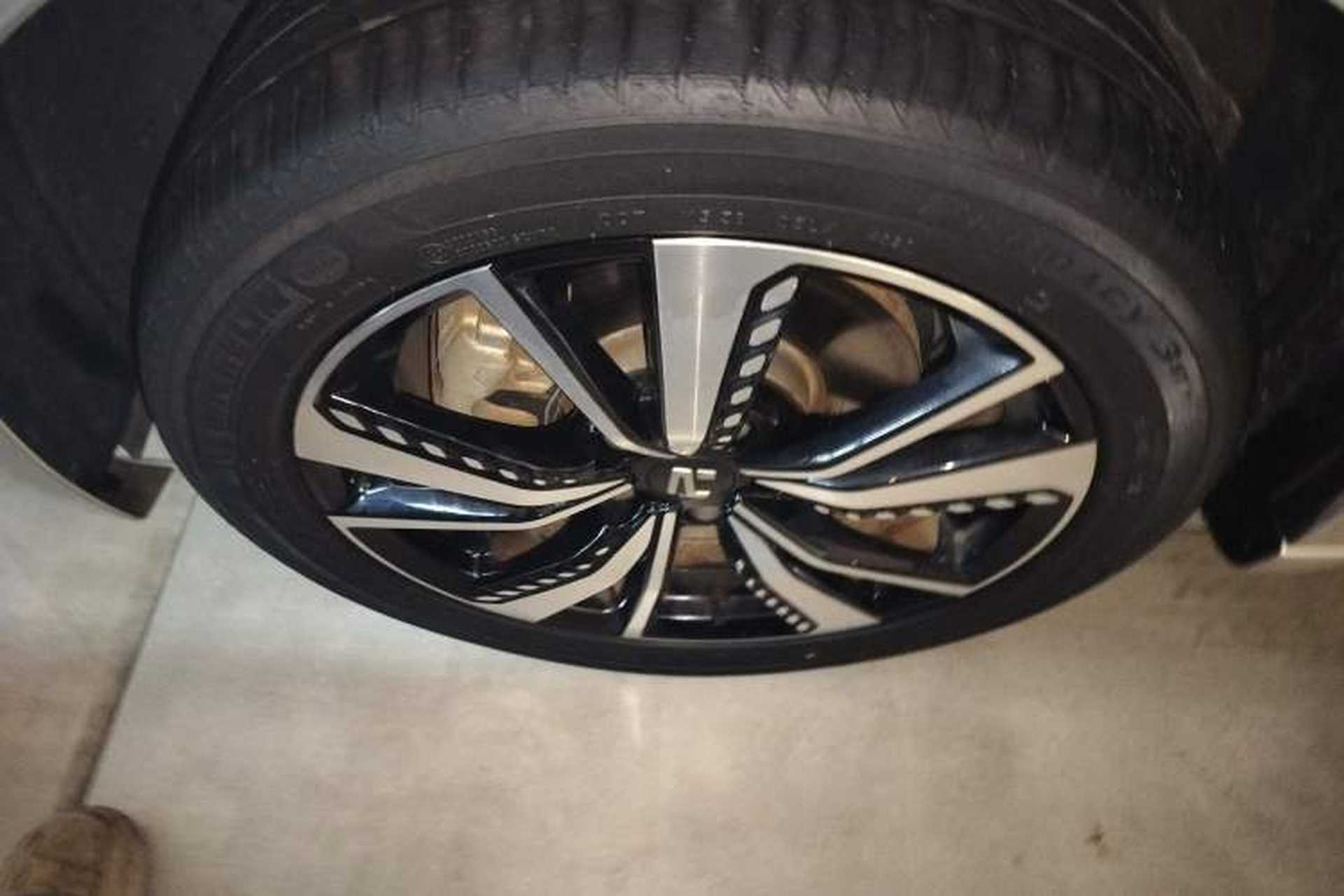 Used Rising ER6 2020 620 km Smart Edition Left Front Wheel Hub