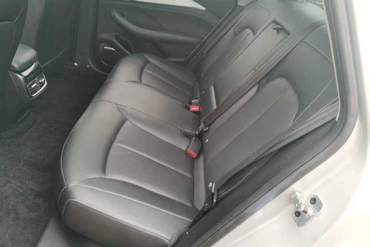 Used Rising ER6 2020 620 km Smart Drive Version Left Rear Seat