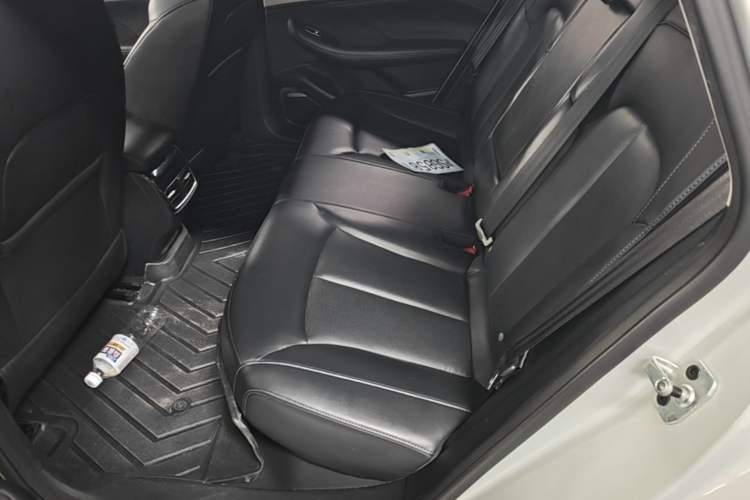 Used Rising ER6 2020 620 km Smart Edition Left Rear Seat