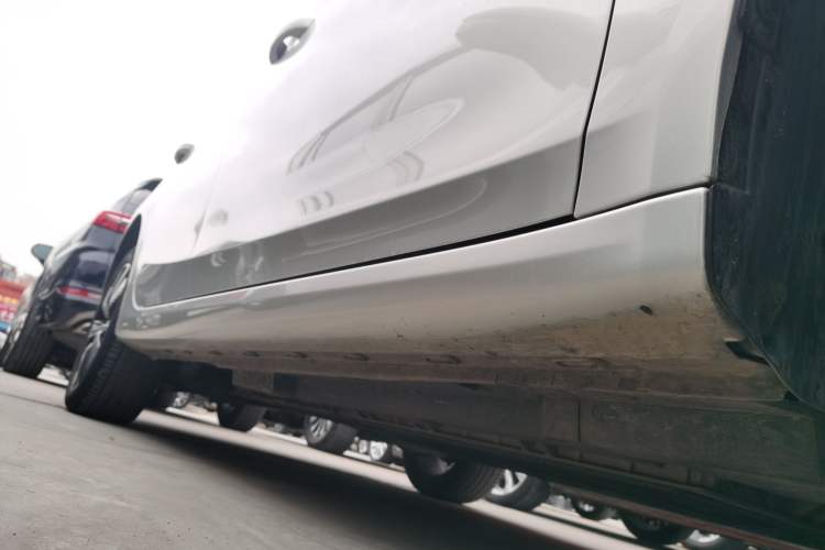 Used Rising ER6 2020 620 km Smart Drive Version Right Side Sill