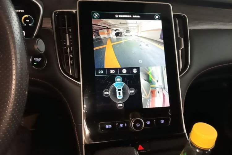 Used Rising ER6 2021 New Dynamic Edition 620km Smart Enjoyment Version Audio And AC Panel