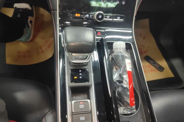 Used Rising ER6 2021 New Dynamic Edition 520km Smart Leading Version Gear Lever