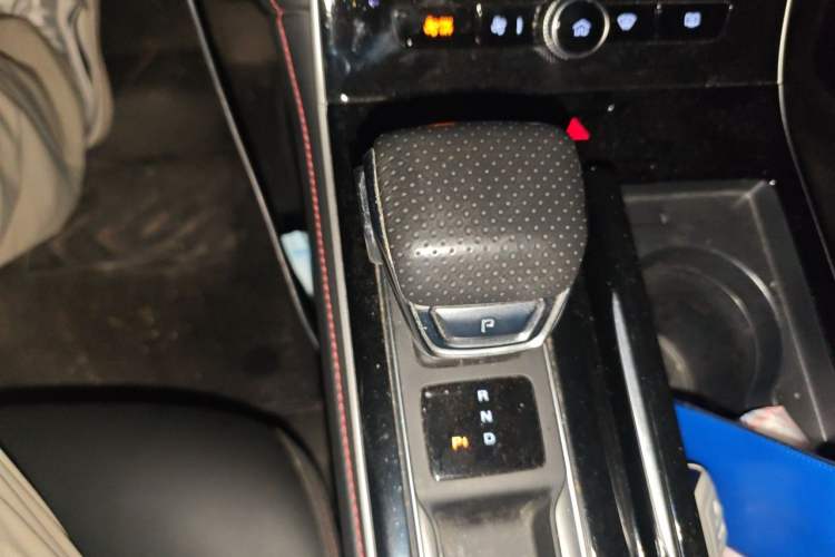 Used Rising ER6 2021 New Dynamic Edition 620km Smart Enjoyment Version Gear Lever