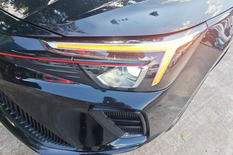 Used Rising ER6 2021 New Dynamic Edition 620km Smart Enjoyment Version Left Front Headlight