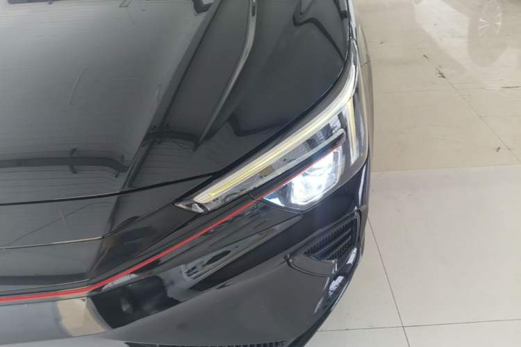 Used Rising ER6 2021 New Dynamic Edition 620km Smart Enjoyment Version Left Front Headlight