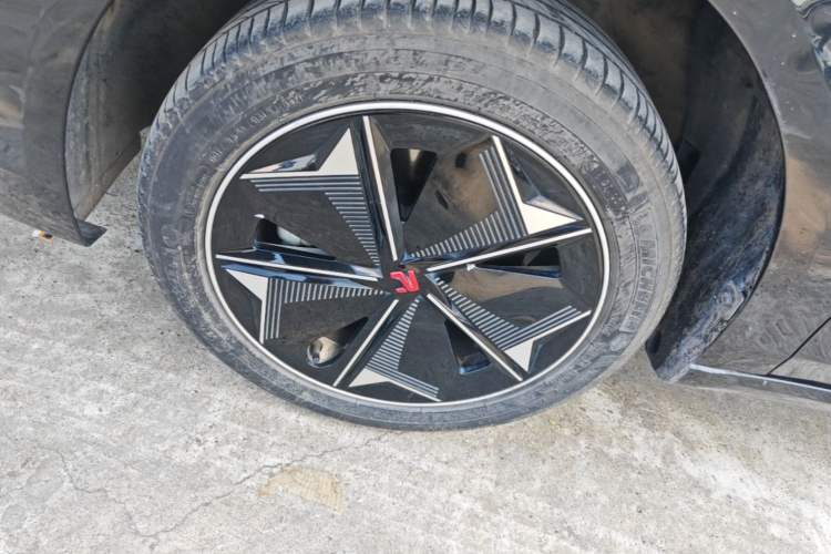 Used Rising ER6 2021 New Dynamic Edition 620km Smart Enjoyment Version Left Front Wheel Hub