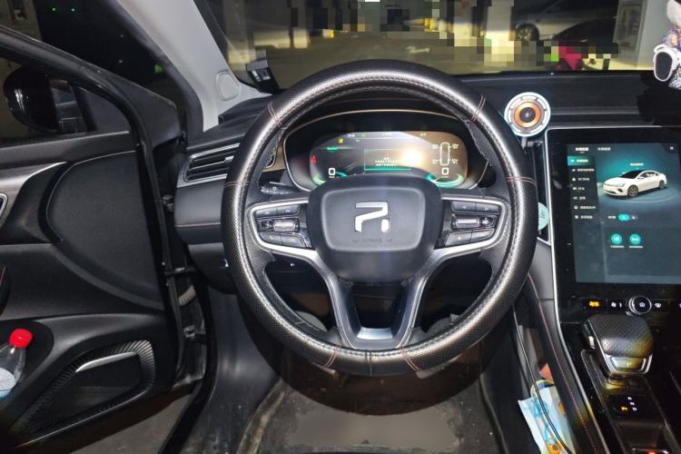 Used Rising ER6 2021 New Dynamic Edition 620km Smart Enjoyment Version Steering Wheel